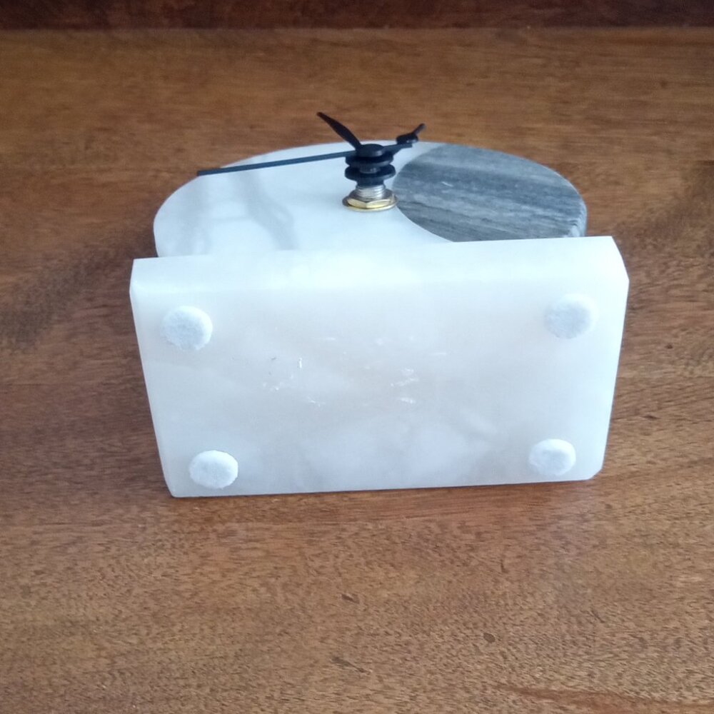 Alabaster Table/Desk/Shelf Clock - Picture 6 of 6